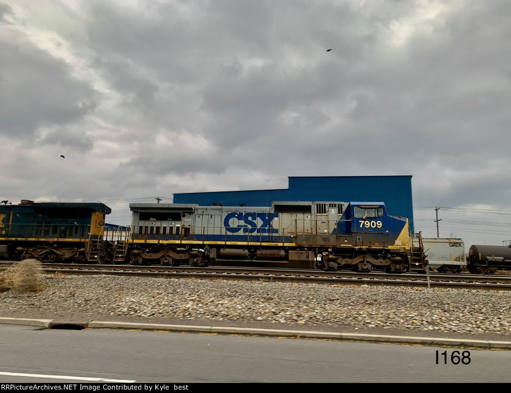 CSX 7909 on I168